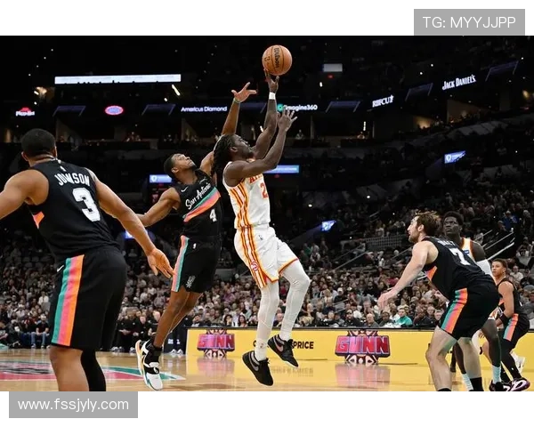 马刺险胜绿军福克斯全怀特空砍