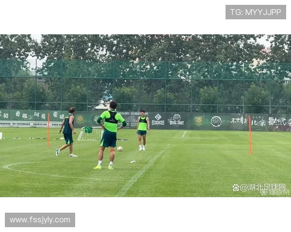 韩佳奇何宇鹏吴少聪杨立瑜现身基地康复训练